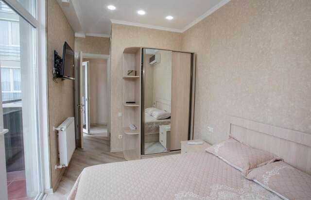 Мини-отель 5 Rooms Батуми-20